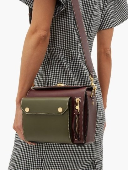 ALEXANDER MCQUEEN Military two-tone leather box bag in burgundy and khaki-green - flipped