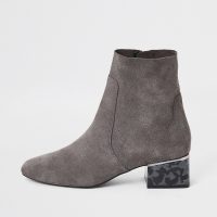 RIVER ISLAND Grey printed bock heel boots