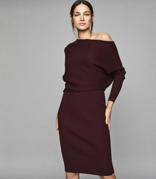 REISS LARA OFF-THE-SHOULDER KNITTED DRESS POMEGRANATE - flipped