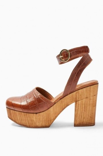 TOPSHOP GABBY Tan Closed Clogs in Tan / 70s style platforms / retro shoes - flipped