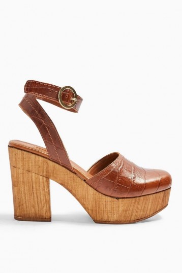 TOPSHOP GABBY Tan Closed Clogs in Tan / 70s style platforms / retro shoes