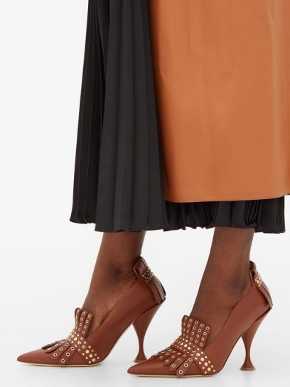BURBERRY Goodall studded brown leather pumps / stylish fringed courts - flipped