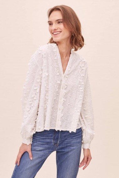 ANTHROPOLOGIE Hilda Textured-Floral Blouse in White / 3-D look flower applique top - flipped