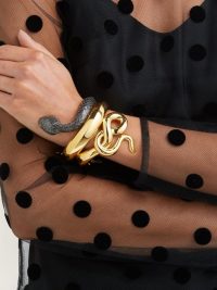 BEGUM KHAN Snake gold-plated cuff / eye-catching accessory