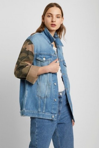 French Connection TYRA CAMO SLOUCHY WESTERN DENIM JACKET Tinted Bleach / Green Camo ~ casual weekend jackets - flipped