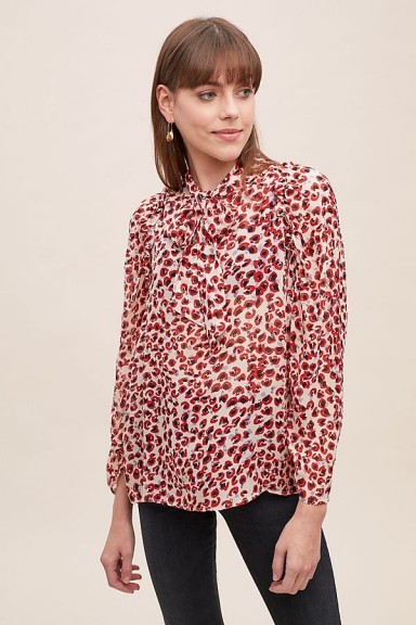 MUNTHE Jadyn Leopard-Print Blouse in Red Motif / neck tie blouses