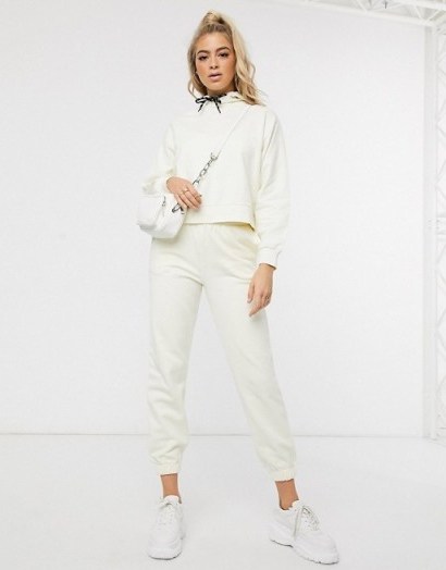 ASOS 4505 oversized jogger and cropped hoody set in cream – sprts fashion - flipped