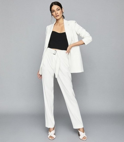 Reiss MIA BELTED STRAIGHT LEG TROUSERS WHITE - flipped