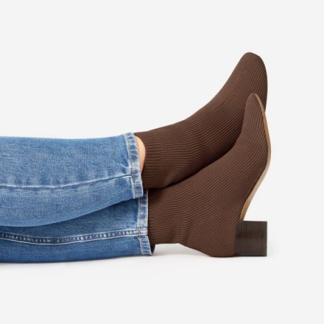 EVERLANE The Glove Boot ReKnit in Tobacco / ribbed boots - flipped