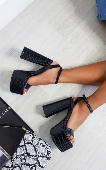 Ikrush Chloe Chunky Platform Heels in Black – going out heels