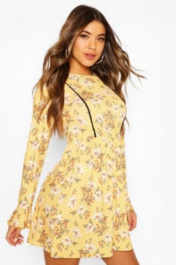 Boohoo Floral Print Smock Dress With Lace Insert Yellow - flipped