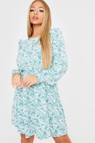 IN THE STYLE SAGE PALM LEAF PRINT RUCHED WAIST MINI DRESS
