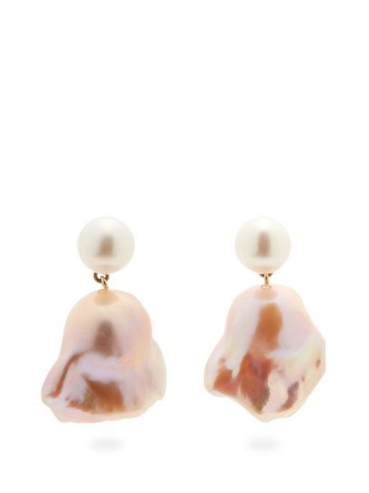 SOPHIE BILLE BRAHE Venus Rose freshwater pearl & 18kt gold earrings – light-pink pearls - flipped