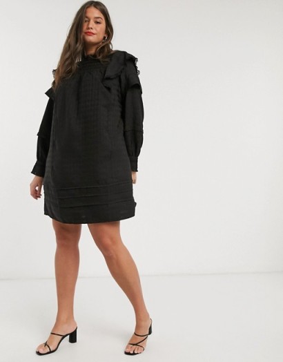 Vero Moda Curve textured smock with broderie in black | vintage style fashion