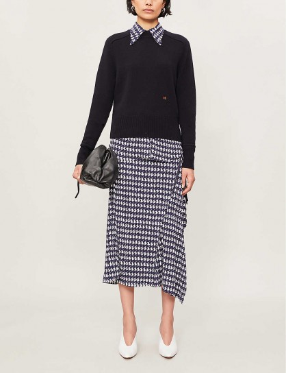 VICTORIA BECKHAM Houndstooth-print high-waisted woven skirt in navy / white | smart asymmetric skirts