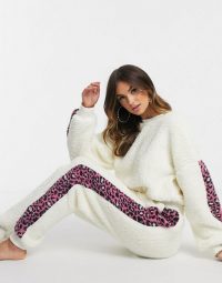 ASOS DESIGN lounge leopard stripe borg sweat and jogger set in cream – snugly loungewear