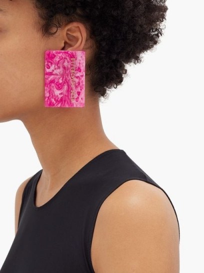 BALENCIAGA Credit card logo-plaque drop earrings in pink marbled resin - flipped