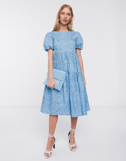 Glamorous midi smock dress with tiered skirt and volume sleeves in blue black floral