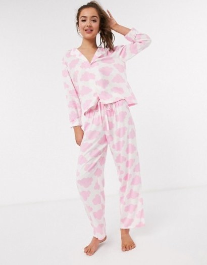 ASOS DESIGN Petite exclusive cloud print 100% modal shirt & trouser set white/pink – pyjamas - flipped