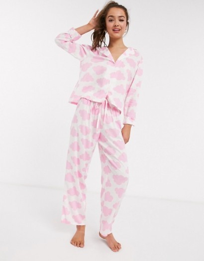 ASOS DESIGN Petite exclusive cloud print 100% modal shirt & trouser set white/pink – pyjamas