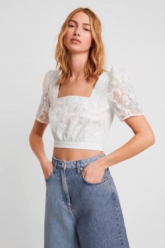 French Connection BAINTANA LACE CROP TOP - flipped