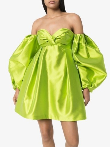 CAROLINA HERRERA green off-the-shoulder balloon-sleeve dress – 80s look party wear