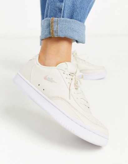 Nike Court Vintage trainers in cream – neutral sneakers