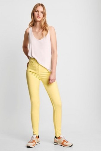French Connection REBOUND ORGANIC COTTON SKINNY JEANS 30 INCH Lemon Grass - flipped