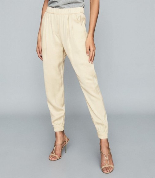 REISS CHANTELLE MID RISE TAPERED JEANS ECRU ~ luxe joggers