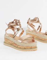 Boohoo wrap strap flatform sandals in rose gold / shiny summer flatforms