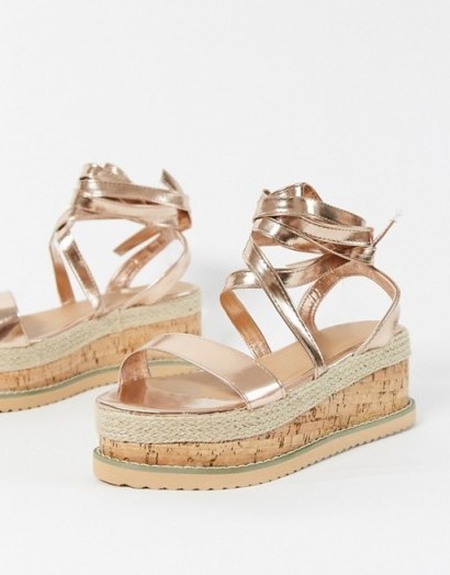 Boohoo wrap strap flatform sandals in rose gold / shiny summer flatforms - flipped