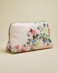 TED BAKER TOSHIKO Pergola wash bag in baby pink / toiletry bags