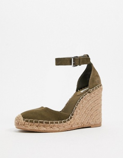 Pull&Bear espadrille wedges in khaki – green ankle strap wedged espadrilles