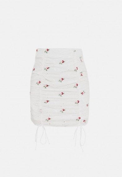 MISSGUIDED white broderie anglaise embroidered mini skirt / front ruched flower embroidery skirts - flipped