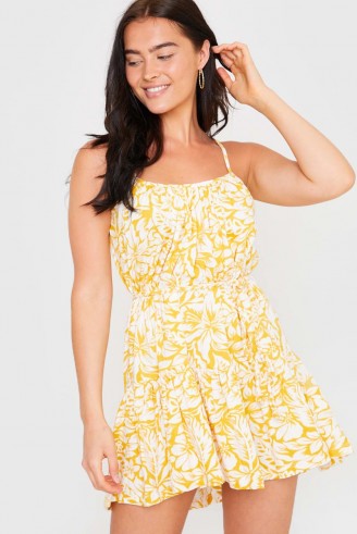 IN THE STYLE YELLOW FLORAL TIE WAIST MINI DRESS