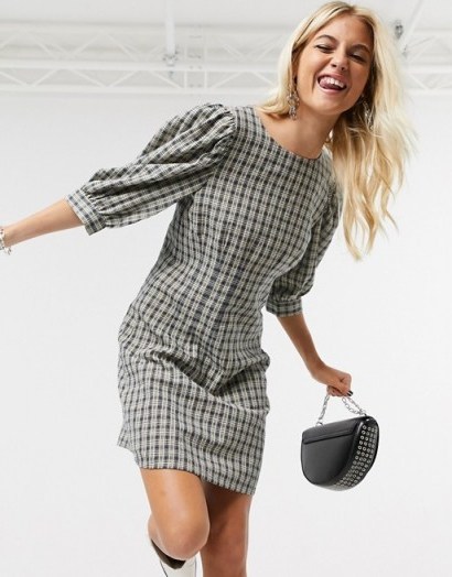 Only mini dress with puff sleeves in check - flipped