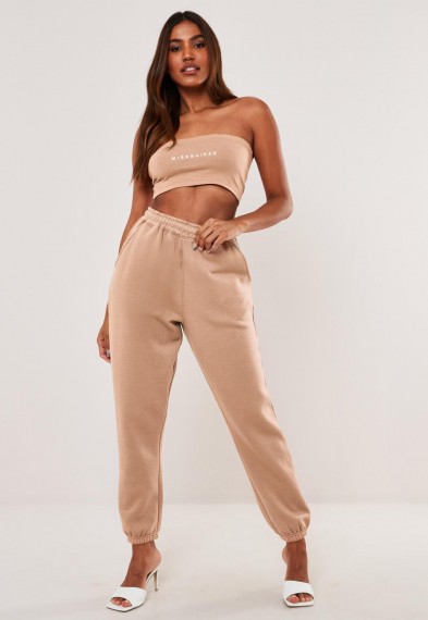 MISSGUIDED tan oversized joggers – cuffed jogging bottoms