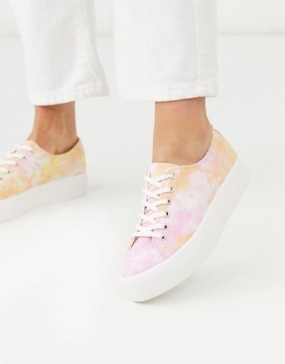 Vagabond Peggy tie dye flatform trainers in pink - flipped