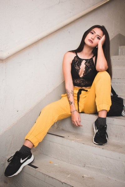Yellow jogging pants and black lace top – urban style - flipped