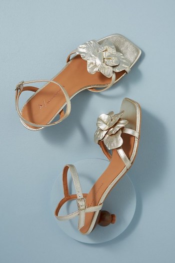 ANTHROPOLOGIE Serephina Heels / gold flower sandals / spherical wooden heel