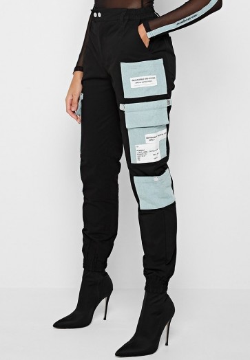 Manière De Voir DENIM PATCH CARGO PANTS BLACK | side patched trousers