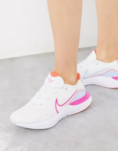 Nike Running Renew Run trainers in white – run like the wind