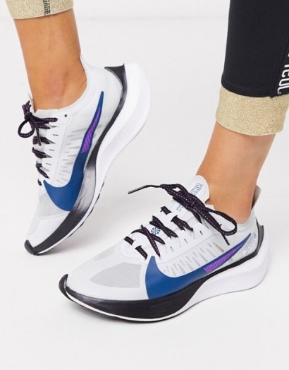 Nike Running Zoom Gravity in grey – run free
