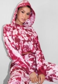 raspberry tie dye missguided rib crop hoodie / cropped hoodies