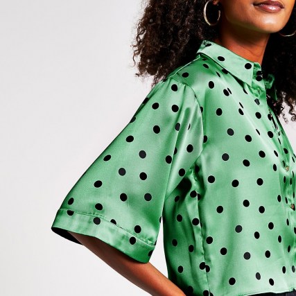 RIVER ISLAND Green short sleeve spot print boxy shirt – polka dot shirts
