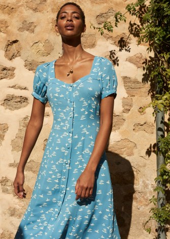 WHISTLES SILK ISLAND DRESS / blue printed puff sleeve dresses