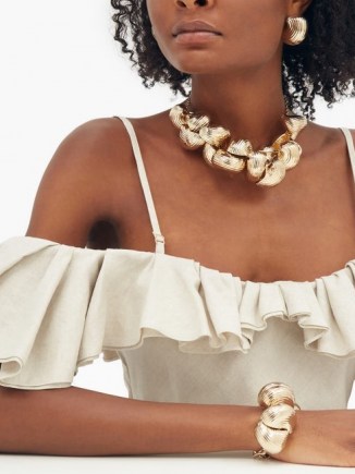 JACQUEMUS Shell chain necklace ~ chunky choker necklaces ~ shells ~ glamorous sea inspired jewellery ~ glamour - flipped