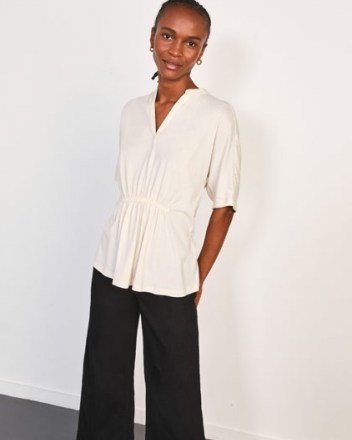 JIGSAW SHIRRED WAIST KIMONO TOP / natural colours / gathered detail tops / effortless style clothing