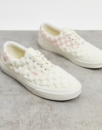Vans UA Era Check trainers in white chenille check – textured sneakers