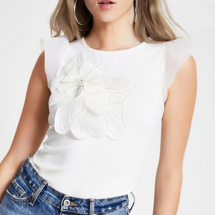 RIVER ISLAND White organza sleeve corsage t-shirt / floral applique tee / feminine t-shirts
